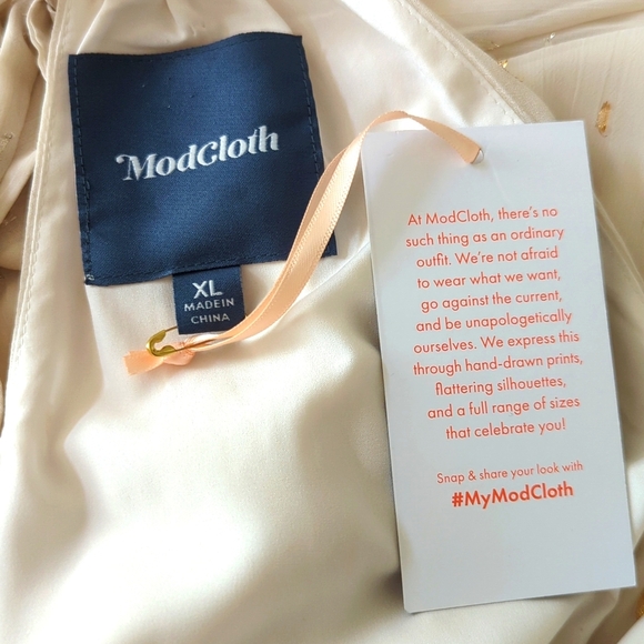 ModCloth Illuminated Elegance Chiffon Maxi Dress in Ivory - Picture 11 of 12